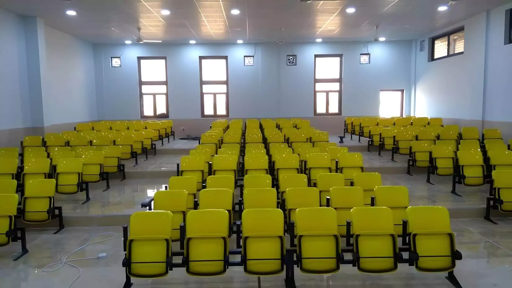 Durable lecture chairs for long-term use Image