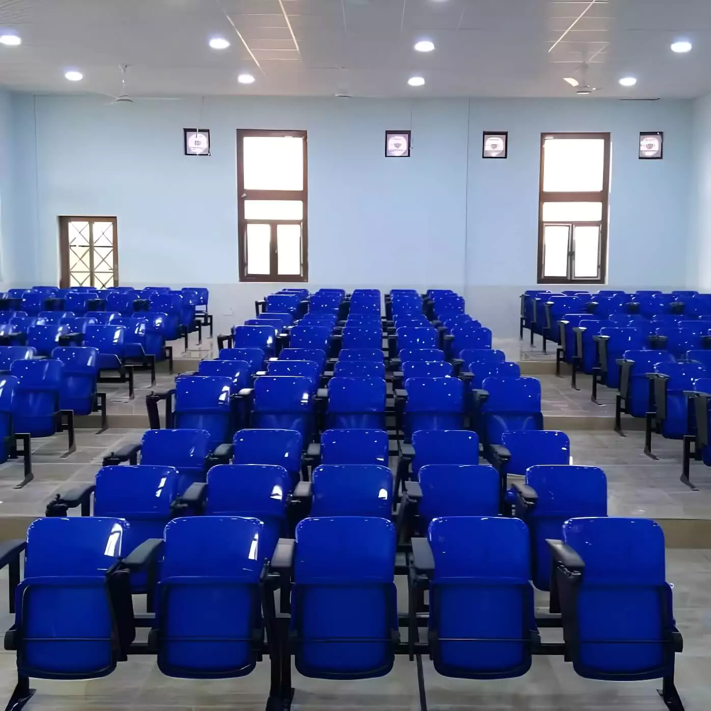 Ergonomic lecture seating for student comfort Image